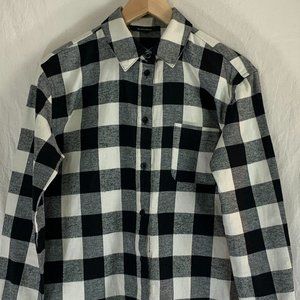 Olivaceous Long-Sleeve Button-Up Shirt in White & Black Buffalo Plaid Flannel